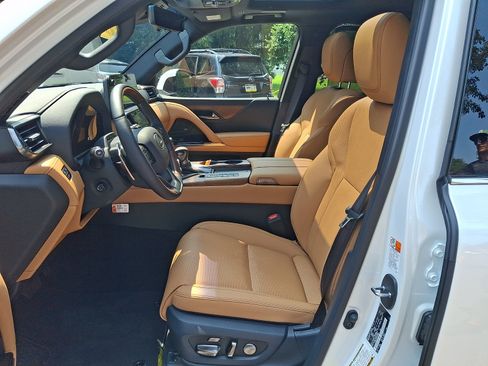 New 2026 Lexus LX 600 4WD w/ Luxury Package image 7