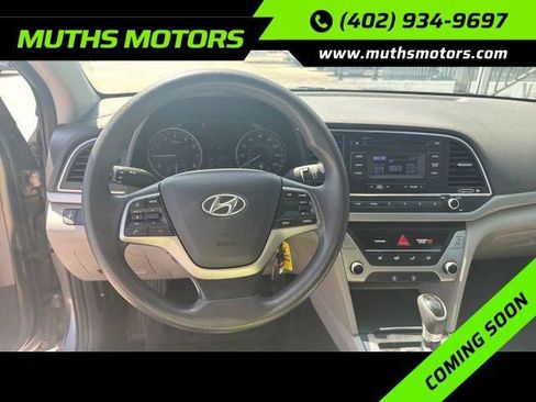 Used 2018 Hyundai Elantra SE FWD image 4