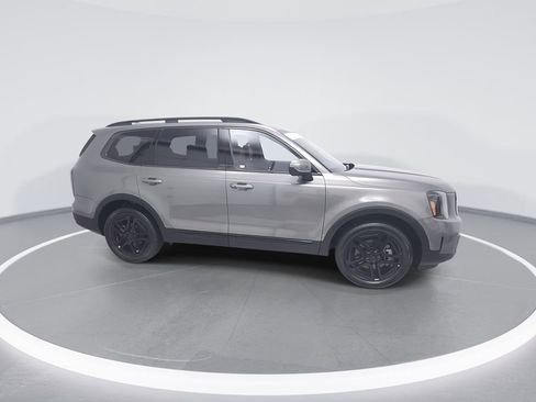 Used 2025 Kia Telluride EX X-Line image 8