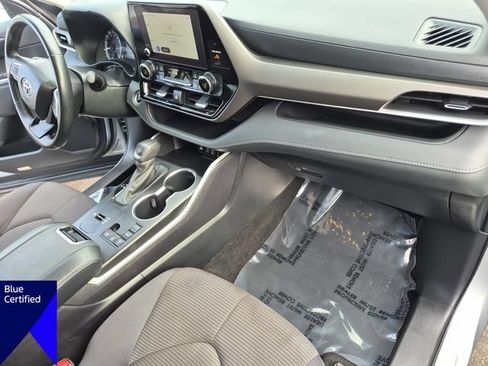 Used 2024 Toyota Highlander LE FWD image 37