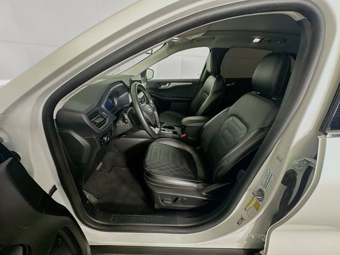 Used 2023 Ford Escape SE w/ PHEV Premium Package image 13