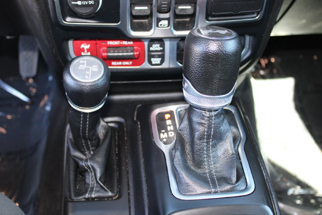 Used 2024 Jeep Wrangler Unlimited Rubicon 4xe AWD/4WD image 17