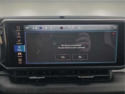 Used 2025 Jeep Wrangler Sahara w/ Safety Group image 18