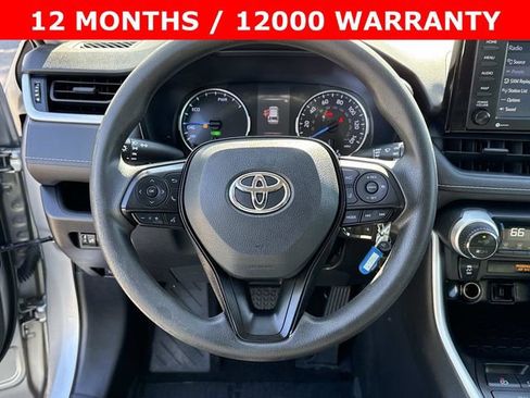 Used 2021 Toyota RAV4 LE AWD/4WD image 18