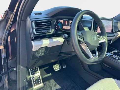 Used 2024 Volkswagen Atlas Cross Sport SEL Premium R-Line image 21