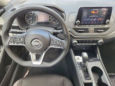 Used 2021 Nissan Altima 2.5 SV image 11