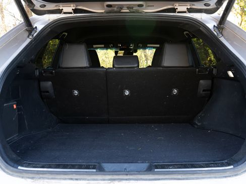 Used 2021 Toyota Venza Limited image 41