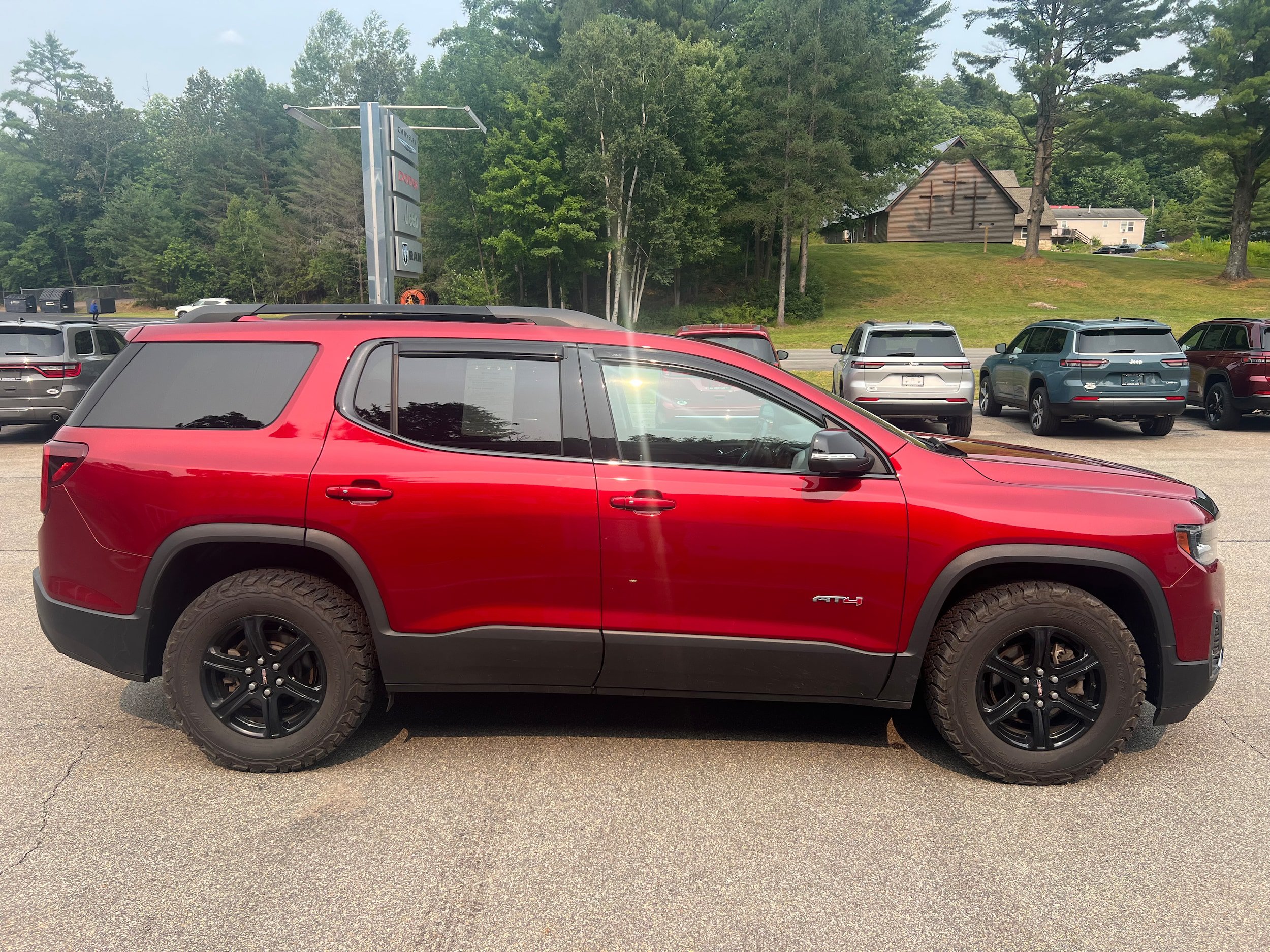 Used 2023 GMC Acadia AT4 w/ Technology Package AWD/4WD image 4