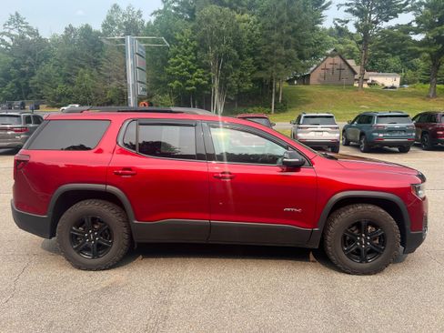 Used 2023 GMC Acadia AT4 w/ Technology Package AWD/4WD image 4