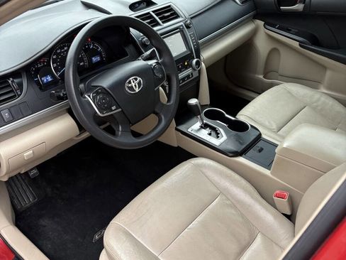 Used 2012 Toyota Camry LE image 6
