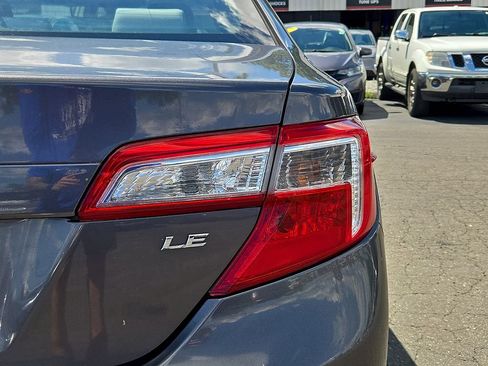 Used 2013 Toyota Camry LE FWD image 16