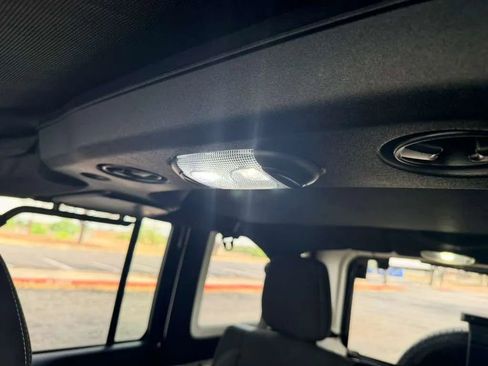 Used 2017 Jeep Wrangler Unlimited Sahara w/ Connectivity Group image 37