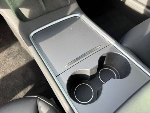 Used 2023 Tesla Model 3 Standard Range image 32