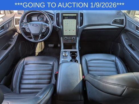 Used 2024 Ford Edge SEL image 9