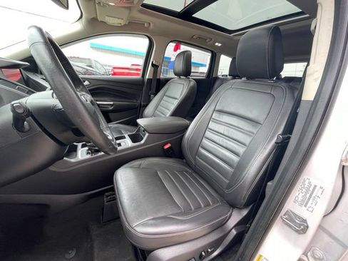 Used 2019 Ford Escape Titanium FWD image 12