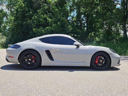 Certified 2018 Porsche 718 Cayman GTS w/ GTS Interior Package RWD image 8