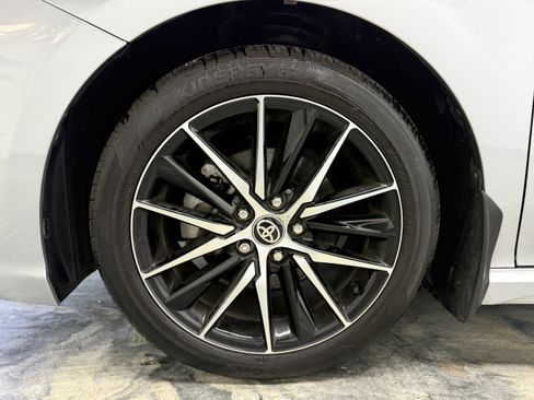 Used 2024 Toyota Camry SE FWD image 25