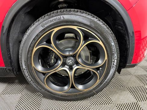 Used 2025 Alfa Romeo Stelvio Sprint image 9