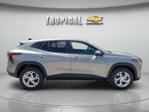 New 2026 Chevrolet Trax LS w/ LS Convenience Package FWD image 6