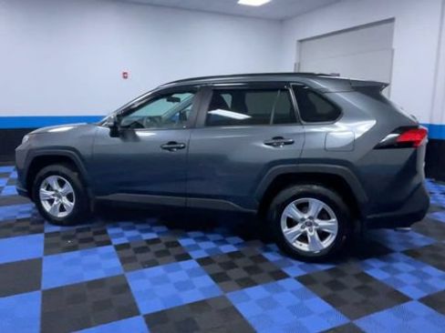 Used 2021 Toyota RAV4 XLE AWD/4WD image 6