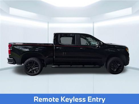 Used 2025 Chevrolet Silverado 1500 LT Trail Boss w/ LPO, Dark Essentials Package AWD/4WD image 8