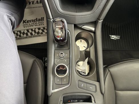 Used 2025 Cadillac XT6 Sport image 19