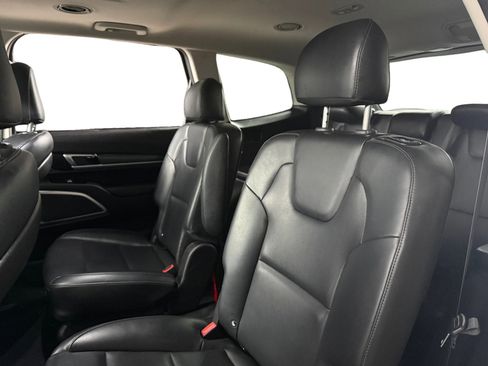 Used 2021 Kia Telluride S image 11