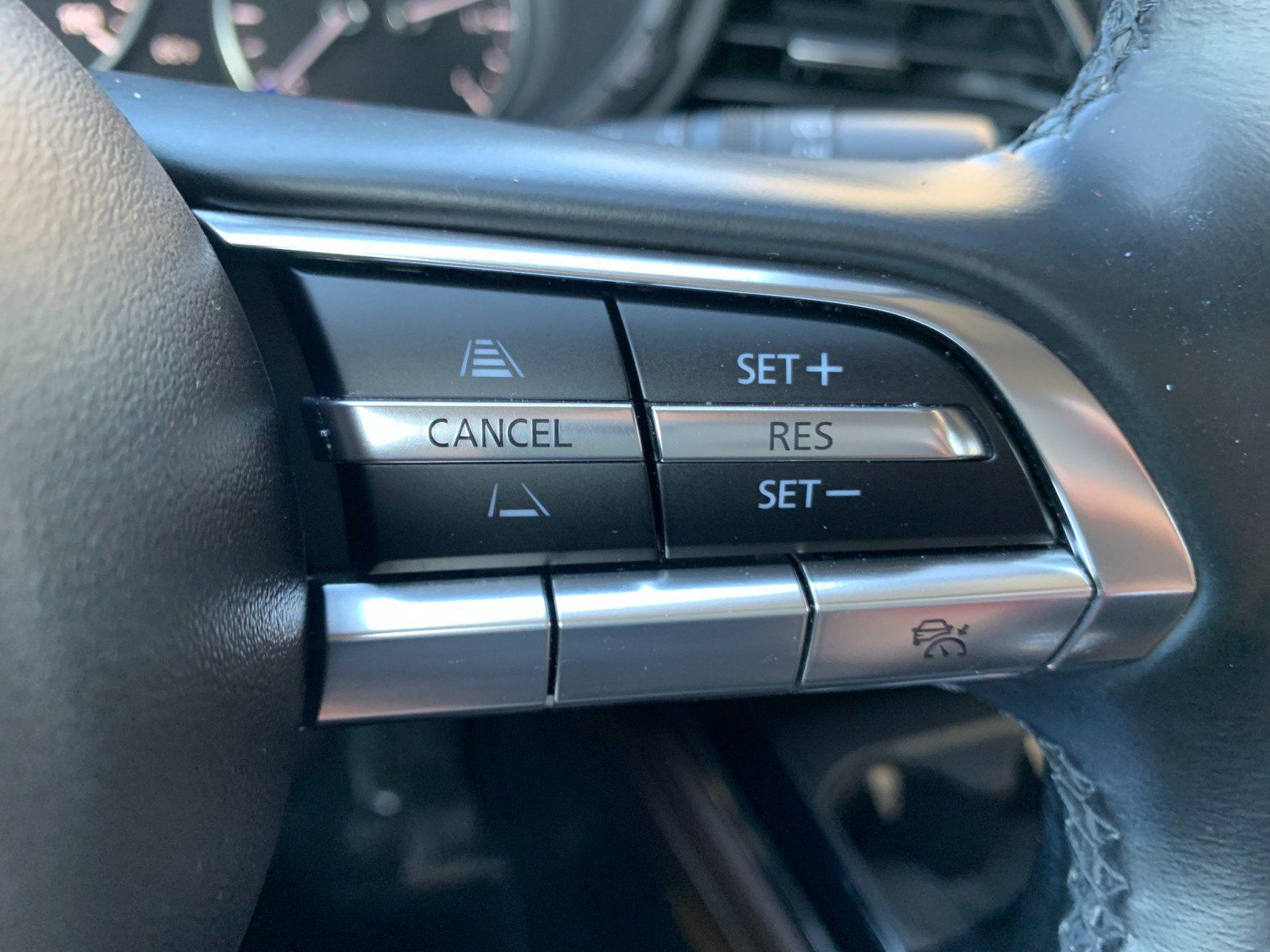 Used 2023 MAZDA CX-30 AWD 2.5 S w/ Premium Package image 18