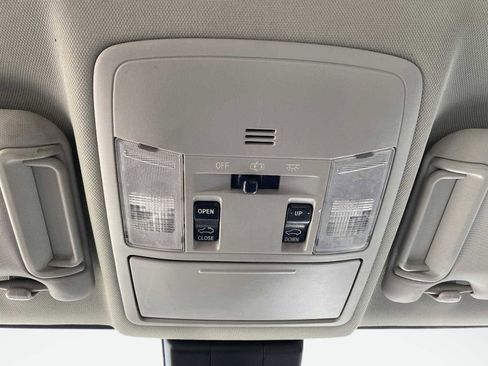 Used 2018 Toyota RAV4 XLE FWD image 22