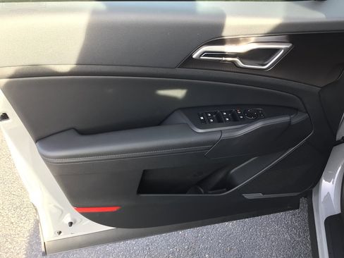 New 2026 Kia Sportage EX image 9