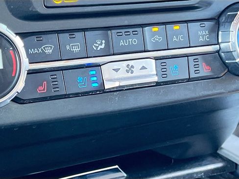 Used 2022 Ford F250 Lariat w/ Chrome Package image 20