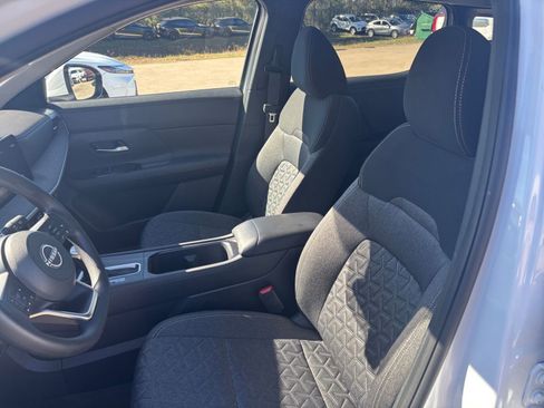 Used 2025 Nissan Kicks SV image 34