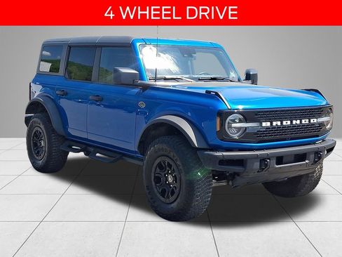 Certified 2024 Ford Bronco Wildtrak AWD/4WD image 3