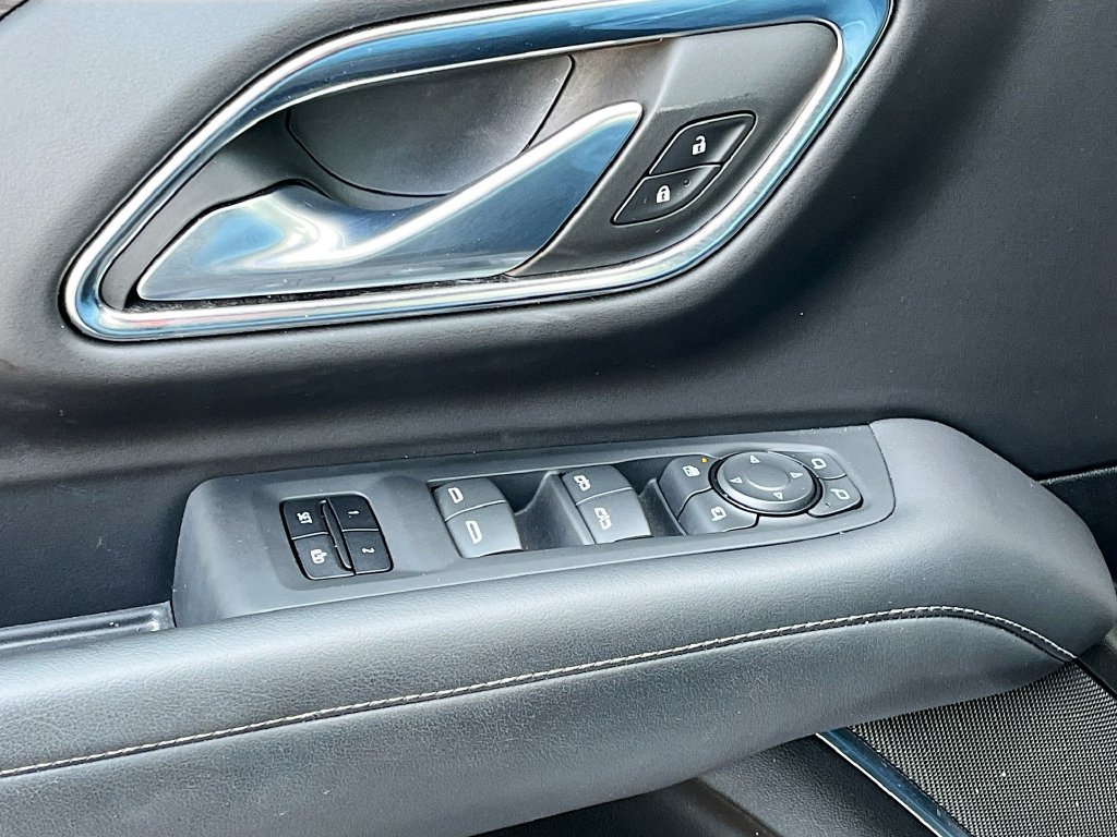 Used 2023 Chevrolet Suburban High Country w/ Advanced Technology Package AWD/4WD image 18