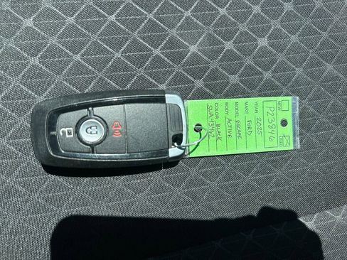 Used 2025 Ford Escape Active AWD/4WD image 15