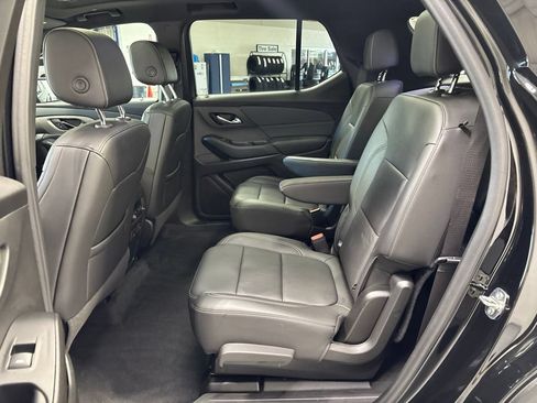 Used 2023 Chevrolet Traverse LT w/ LT Premium Package AWD/4WD image 45