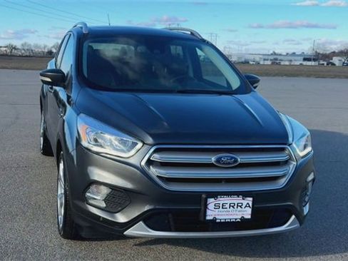 Used 2019 Ford Escape Titanium image 3