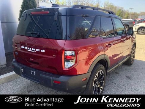 Certified 2025 Ford Bronco Sport Outer Banks w/ Outer Banks Tech Package+ AWD/4WD image 3