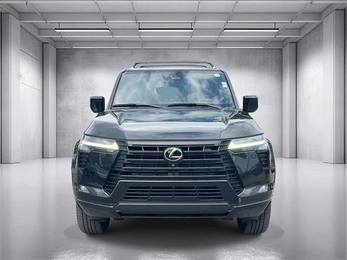Used 2025 Lexus GX 550 w/ Cold Area Package AWD/4WD image 8