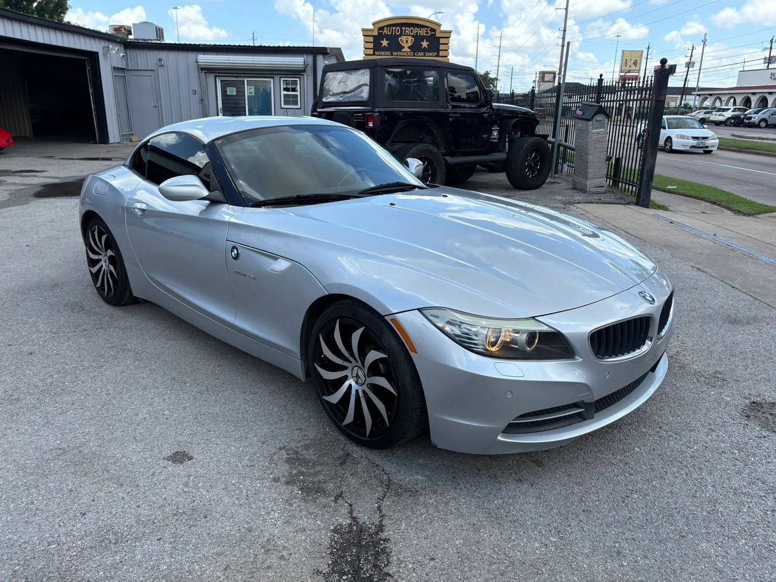 Used 2012 BMW Z4 sDrive28i w/ Sport Pkg RWD image 3