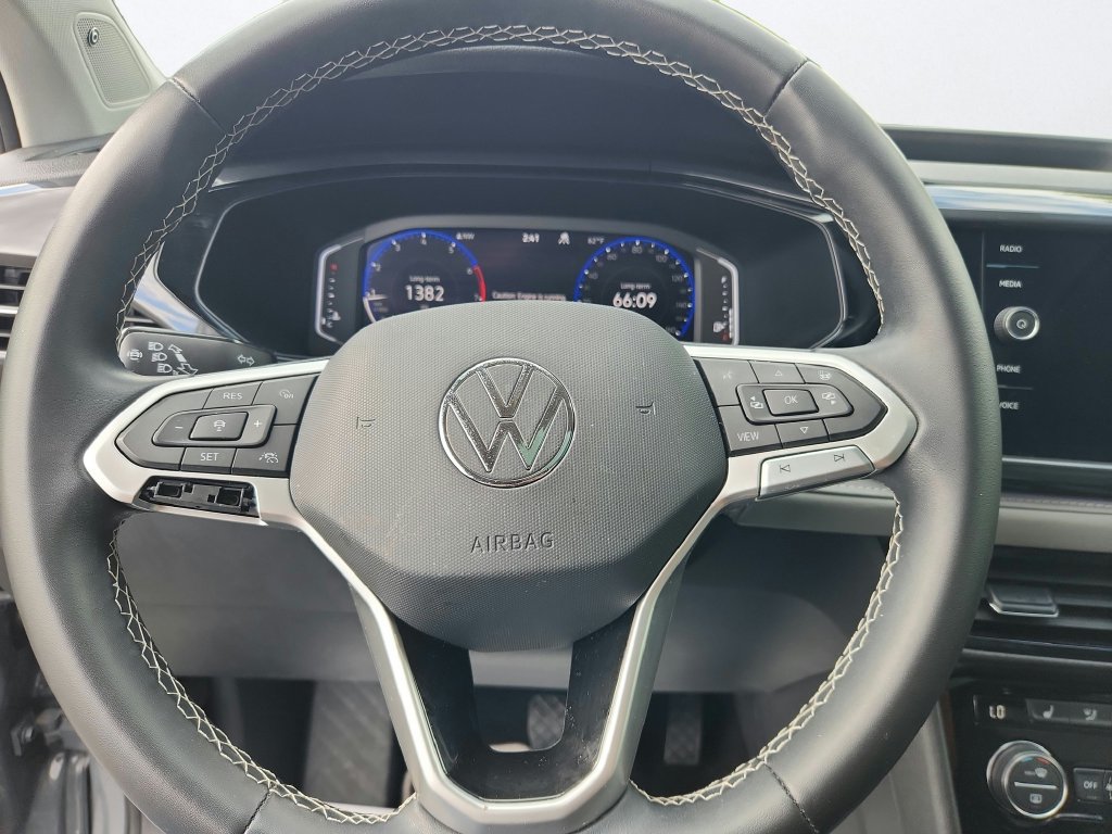 Certified 2023 Volkswagen Taos SEL AWD/4WD image 15