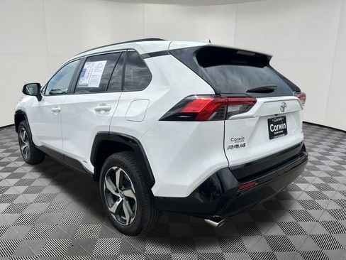 Used 2025 Toyota RAV4 SE AWD/4WD image 5