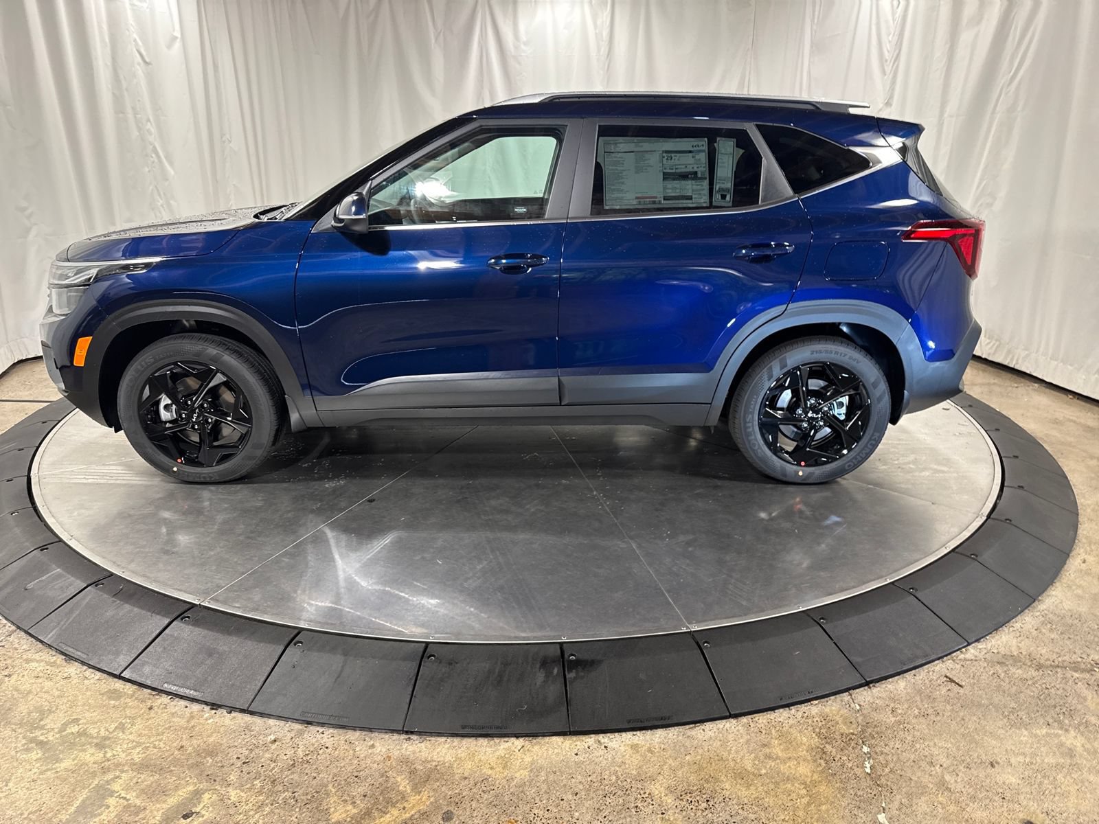 Certified 2026 Kia Seltos EX w/ EX Sunroof Package AWD/4WD image 6