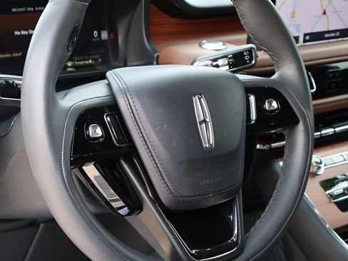 Used 2024 Lincoln Aviator Reserve w/ Equipment Group 201A AWD/4WD image 20