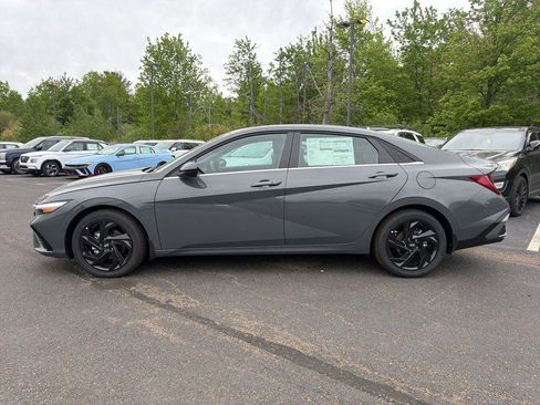 New 2026 Hyundai Elantra SEL Sport FWD image 3