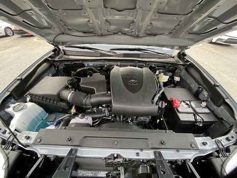 Used 2021 Toyota Tacoma SR5 RWD image 42