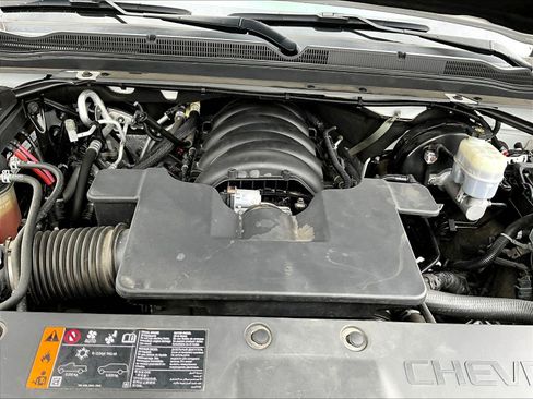 Used 2020 Chevrolet Suburban Premier AWD/4WD image 31
