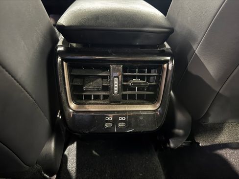 Used 2025 Toyota Crown AWD/4WD image 35