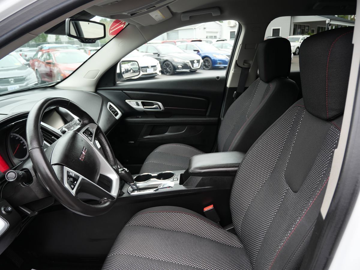 Used 2017 GMC Terrain SLE w/ Convenience Package AWD/4WD image 8