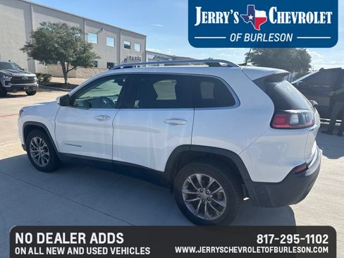 Used 2019 Jeep Cherokee Latitude Plus w/ Comfort/Convenience Group FWD image 7